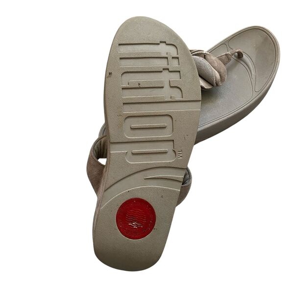 Fitflop Yoko Thong Sandals Sz 9 EU 41  Gray Floral Suede Wedge Beach Casual - Picture 5 of 9